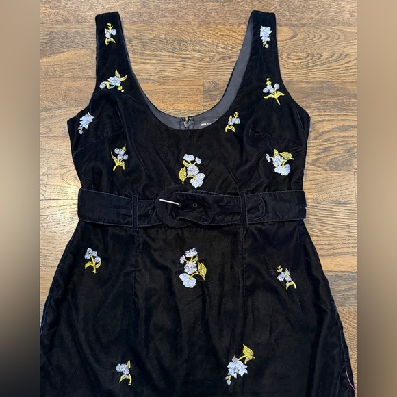 ASOS DESIGN Velvet Floral Embroidered Mini Dress Size 8 Beaded Belted Party - Picture 2 of 10